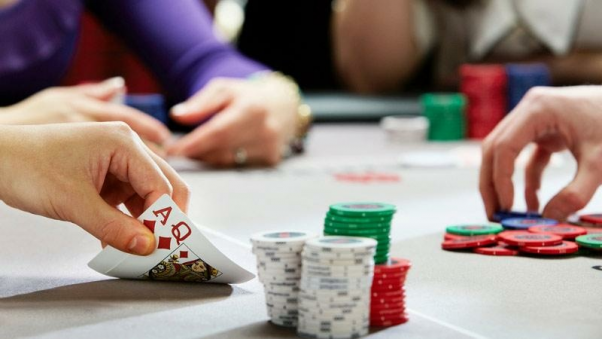 Chia sẻ tất tần tật về cách chơi Poker BK8 đầy đủ nhất